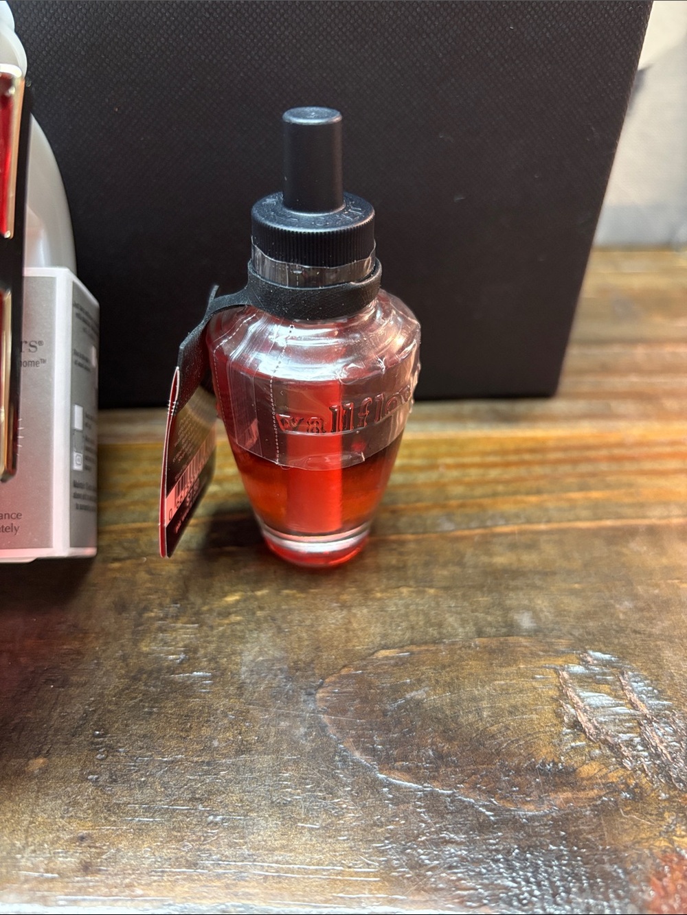 Bath & Body Works Christmas Presents Wallflower and Christmas Cider Refill - Picture 3 of 4